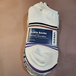 NWT Old Navy 6 Pack of Multi Color Ankle Socks